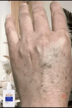 غسول تنظيف وتوحيد لون البشرة